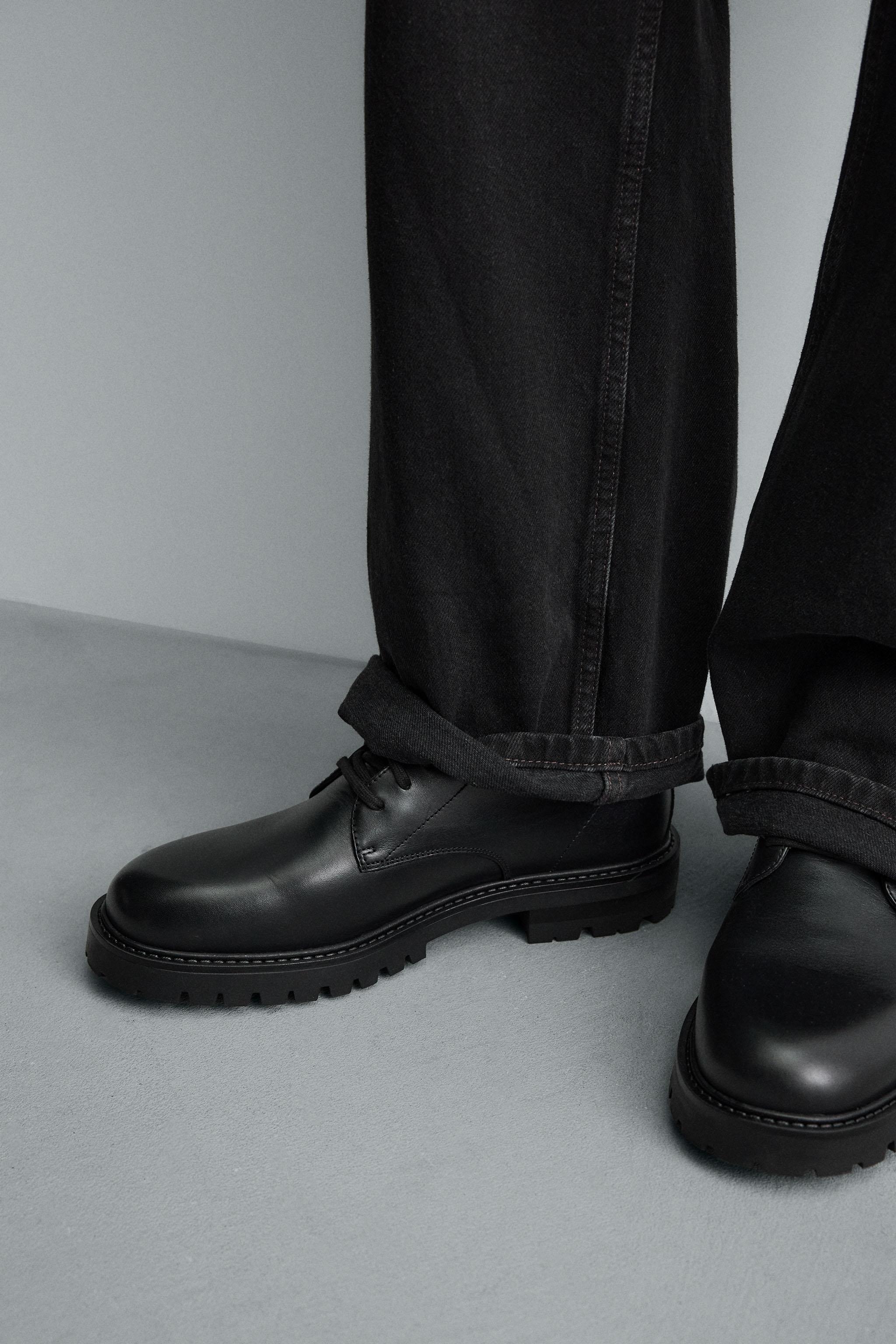 BOTTES À LACETS EN CUIR